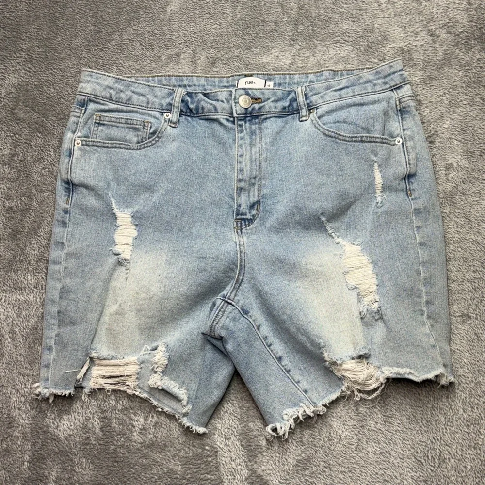 Rue21‎ Denim Shorts Women 18 Blue Good Distressed High Rise Frayed Hem 358